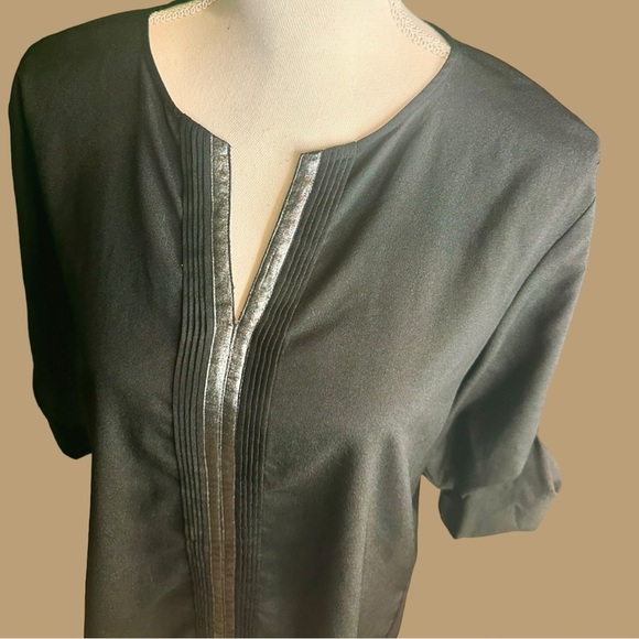 Calvin Klein Black & Silver Metallic Roll Tab Sleeve Notch Neck Blouse Size L - Picture 3 of 9
